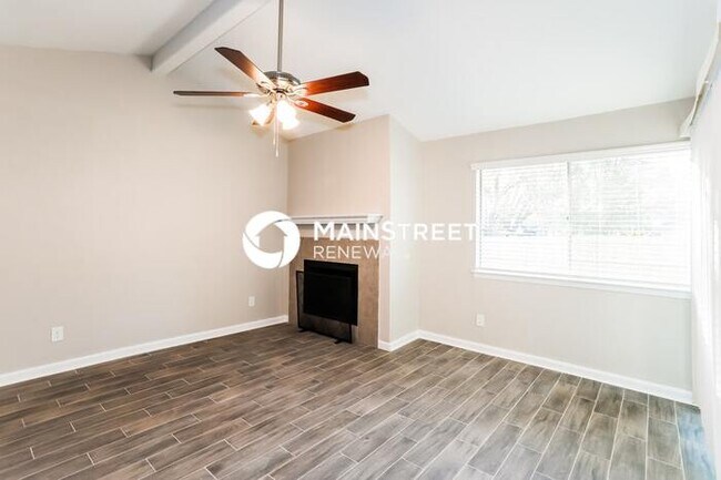 Foto del edificio - 3 Bedroom Pet-Friendly Home in GARLAND, TX...