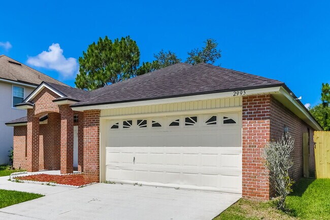 Building Photo - 2995 Thorncrest Dr
