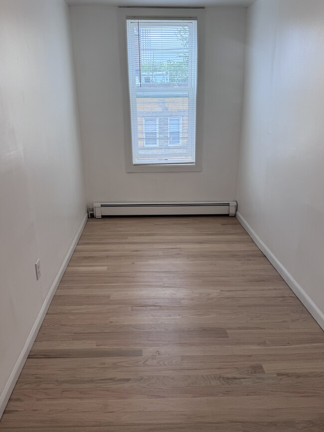 Foto del edificio - 174 Beacon Ave