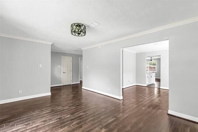 Foto del edificio - 211 W North Hill Dr