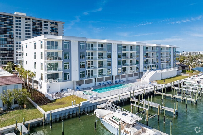 415 Island Way Clearwater, FL - Azure