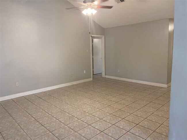 Building Photo - 7146 Shady Vale Ln