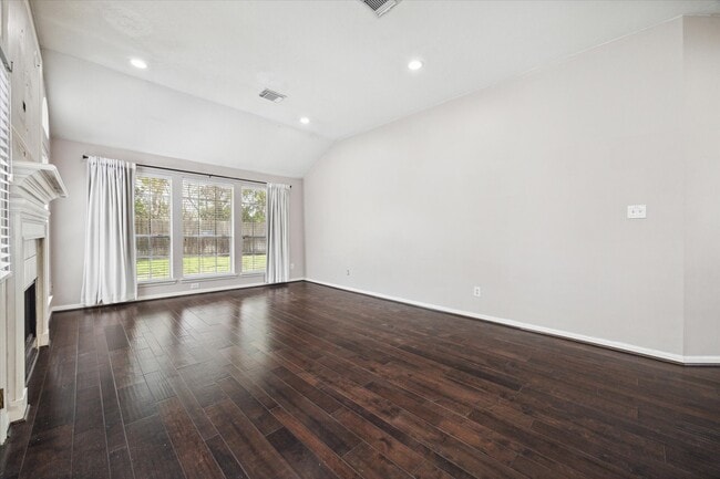 Building Photo - 8830 Fairbloom Ln