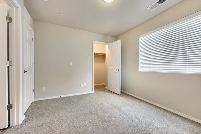 Foto del edificio - 1288 E Everest St