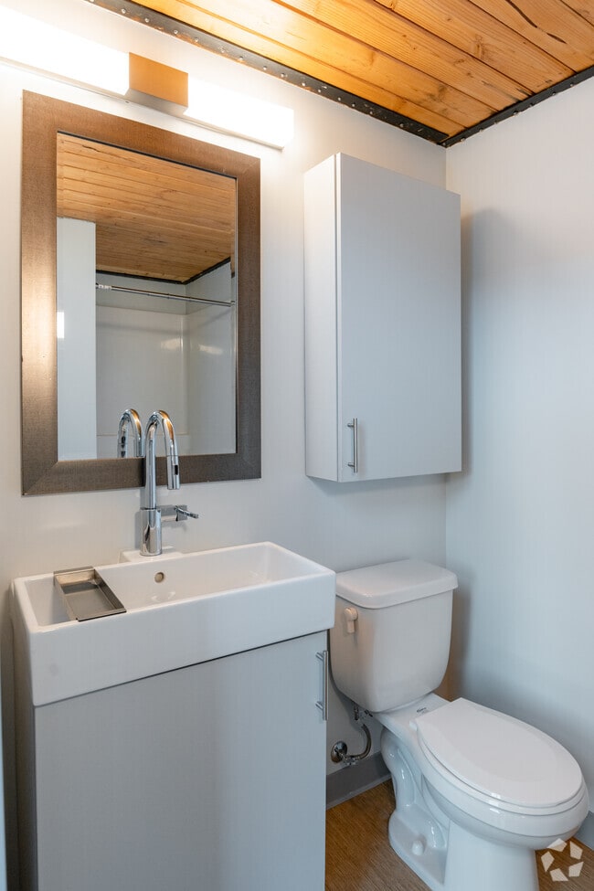 Lofted Unit Bathroom - Kulle Urban Living