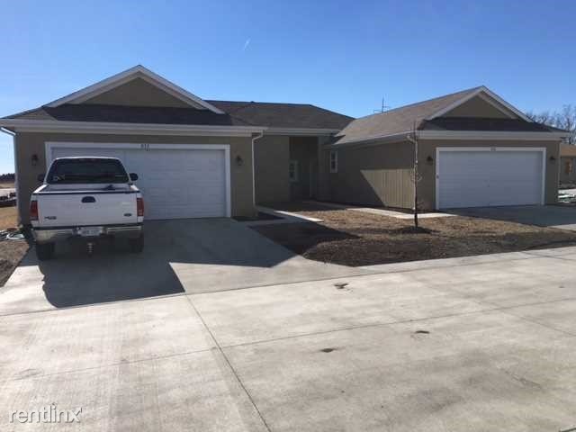 Foto principal - 838 S Creekside Dr