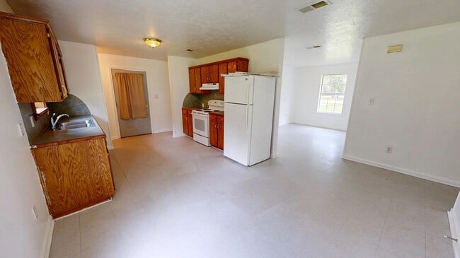 Building Photo - 1112 Pinder Ln
