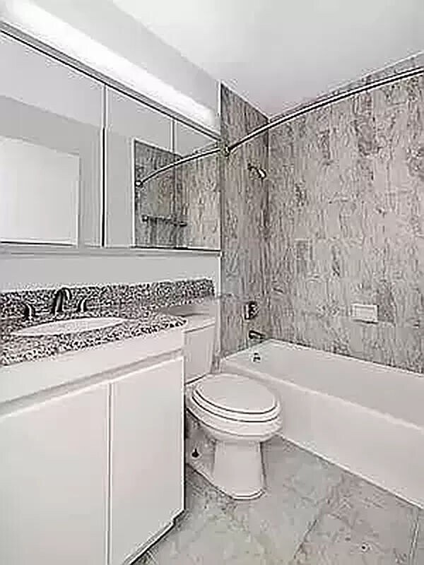 Foto del edificio - 245 East 44th Street