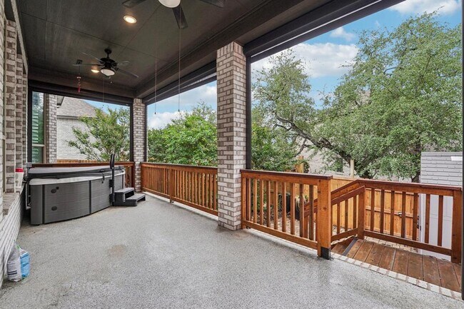 Building Photo - 197 Left Frk Dr