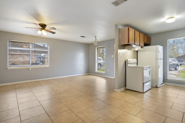 Building Photo - 8183 Jefferson Park Dr