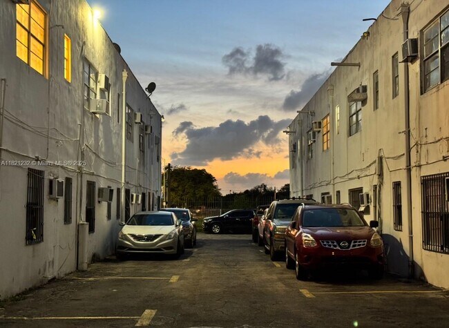 Foto del edificio - 1601 NW 62nd St