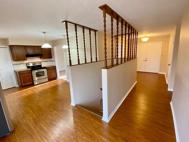 Building Photo - 3925 Halehaven Dr
