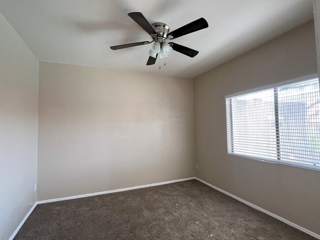 Building Photo - 11666 N 28th Dr