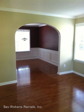 Building Photo - 811 Brickstone Dr