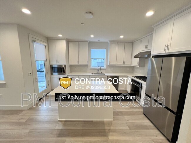 Building Photo - 1103 Lorenzini Loop