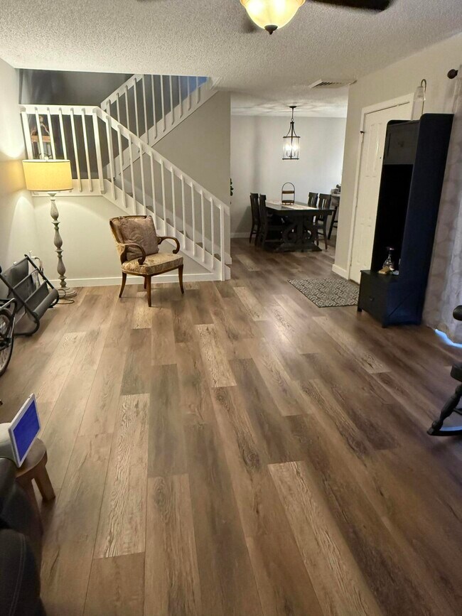 Foto del edificio - 239 Charter Way
