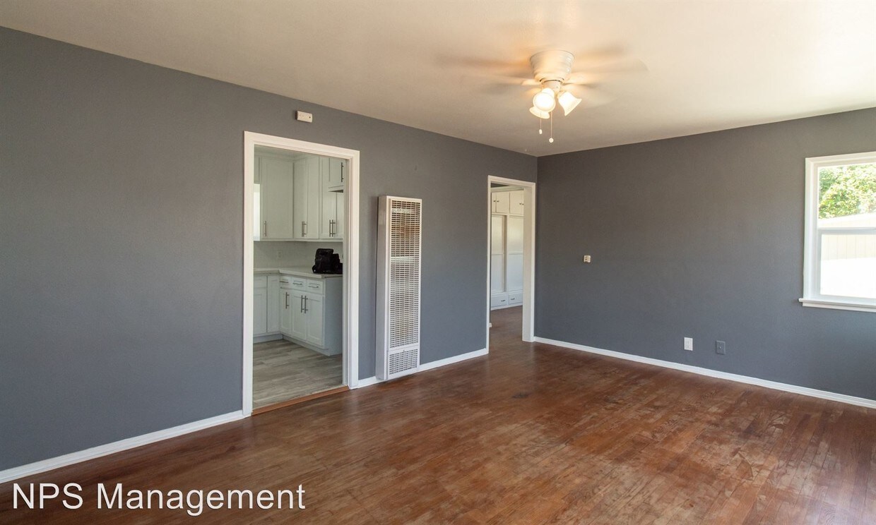 Foto principal - 9617-9619 Flower St