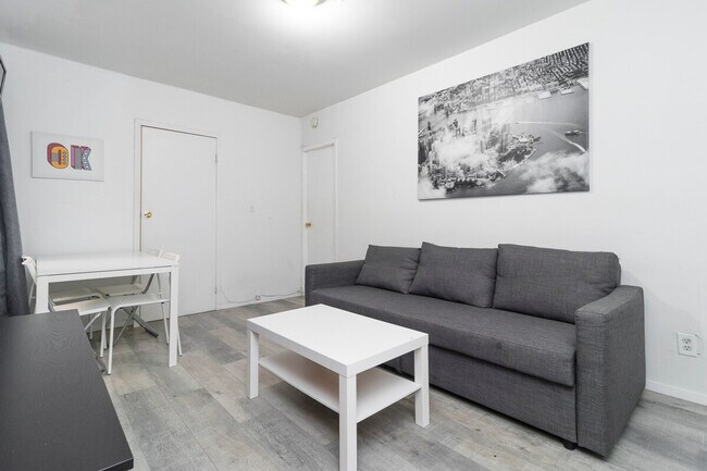 Foto del edificio - 337 E 94th St