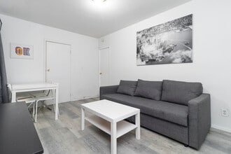 Building Photo - 215 B E 95th St