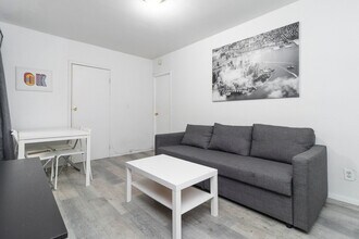 Building Photo - 215 B E 95th St