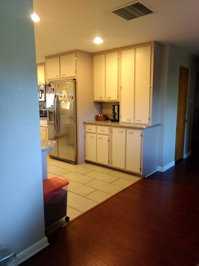 Building Photo - Mid Century Modern 3BD/2BA Arvada Home! Available 7/3/26!