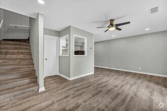 Building Photo - 2808 Skyway Cir