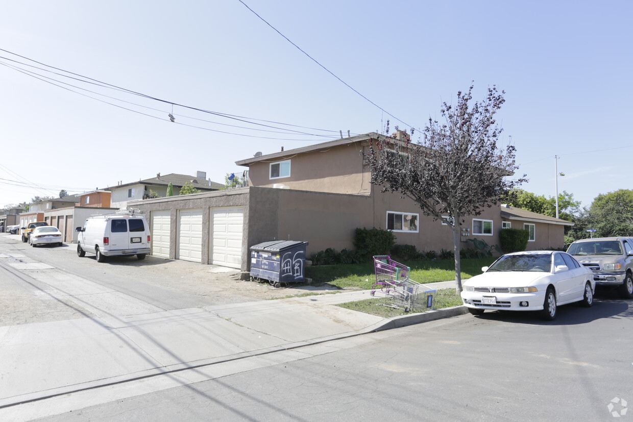 Building Photo - 17042 Emerald Ln