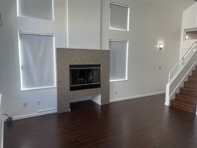 Foto del edificio - Beautifully Updated 3-Bedroom Townhome in ...