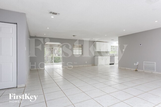 Foto del edificio - 4006 NW 76th Ave