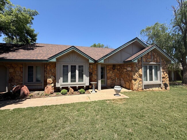 Foto del edificio - Available July 1st! 3/2/2 in Preston Smith