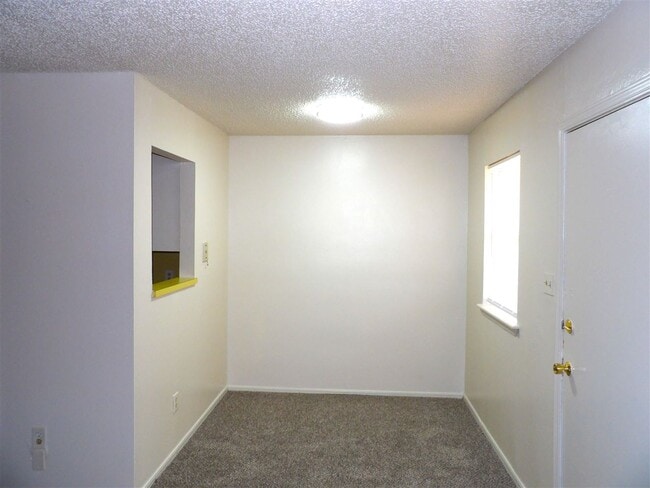 Building Photo - 1707 SW B Ave