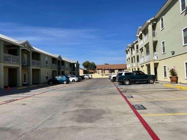 Foto del edificio - 5402 Marcella Ave