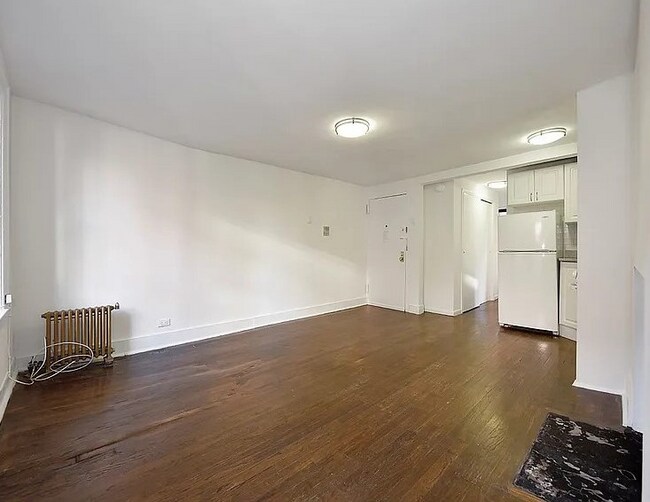 Foto del edificio - 58 W 8th St