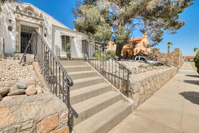 Foto del edificio - Stunning Historic Manhattan Heights home