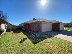 Building Photo - 496 Brookbank Dr