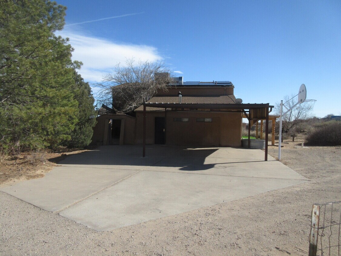 593 Reclining Acres Rd, Corrales, NM 87048 House Rental in Corrales