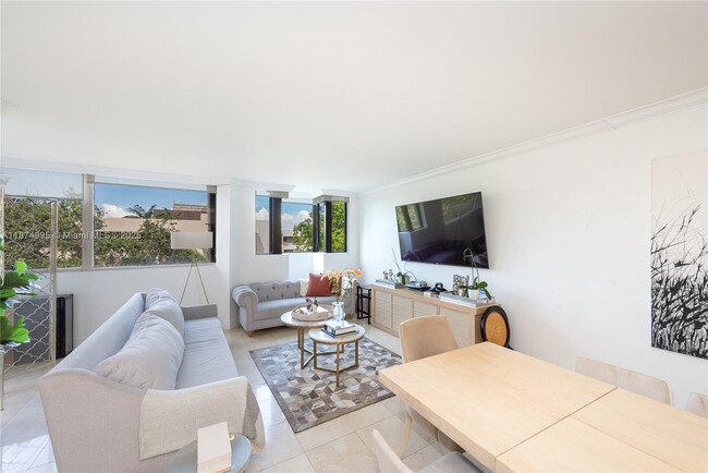 Building Photo - 121 Crandon Blvd