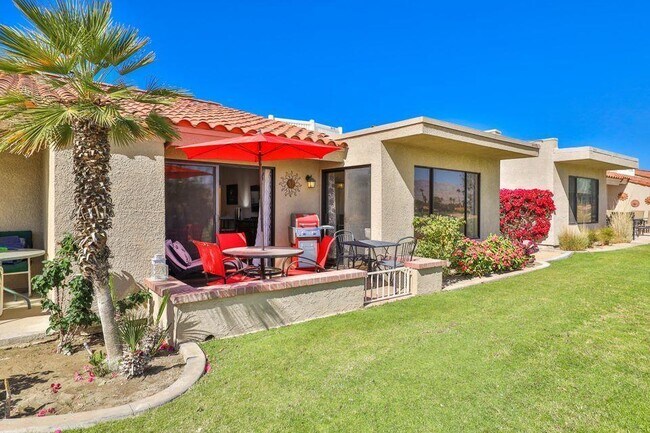 Foto del edificio - 40492 Bay Hill Way