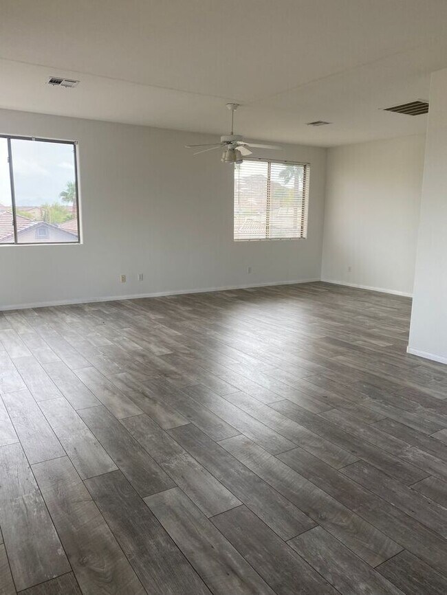 Building Photo - Beautiful 2 story 4 bedroom home-Available...