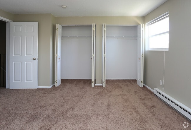 Building Photo - Country Townhomes