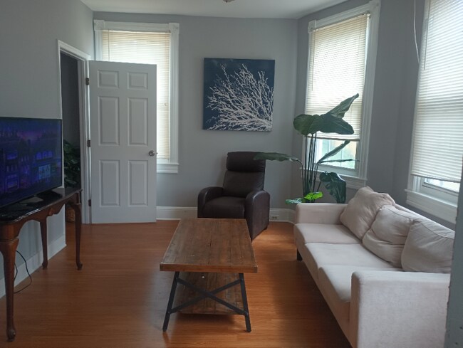 Foto del edificio - 2916 E Cold Spring Ln