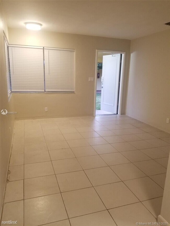 Foto del edificio - 2 br, 2 bath Duplex - 1300 SW 31st Ave