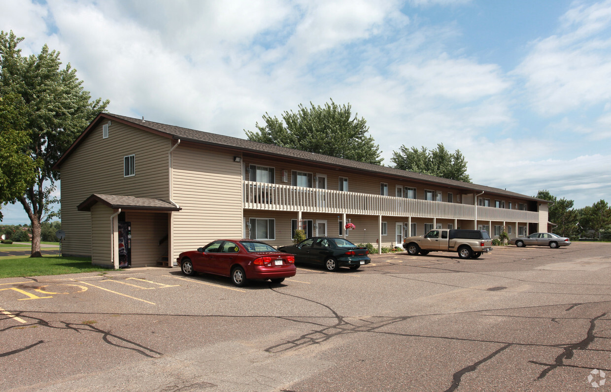 Primary Photo - Heritage Apartments