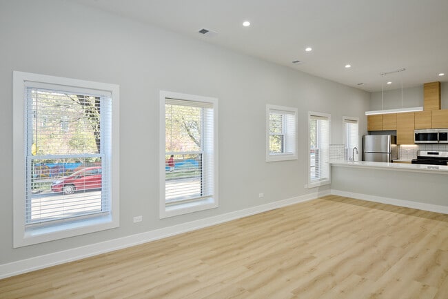 Building Photo - 2868 W 21st Pl