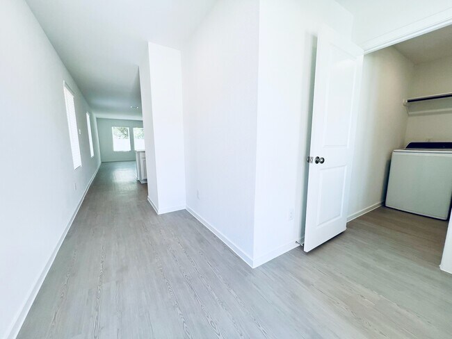 Foto del edificio - 3014 Mallorca Dr