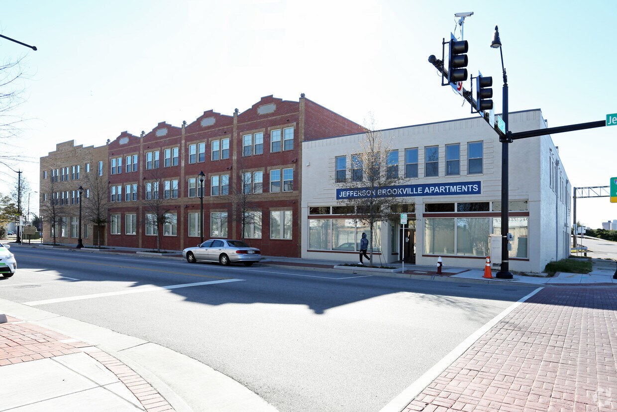 Foto del edificio - Jefferson Brookville Apartments