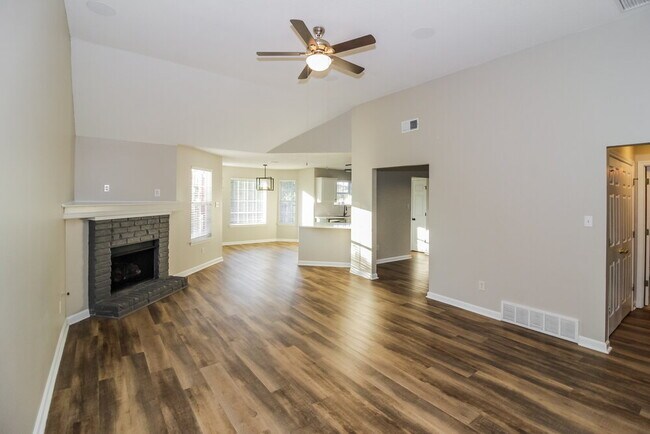 Foto del edificio - 1125 Red Fern Cir W