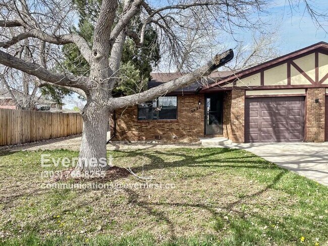 Building Photo - 2-Bedroom, 2-Bathroom Home with Modern Ame...