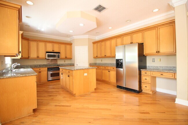 Building Photo - 2224 Balsan Way
