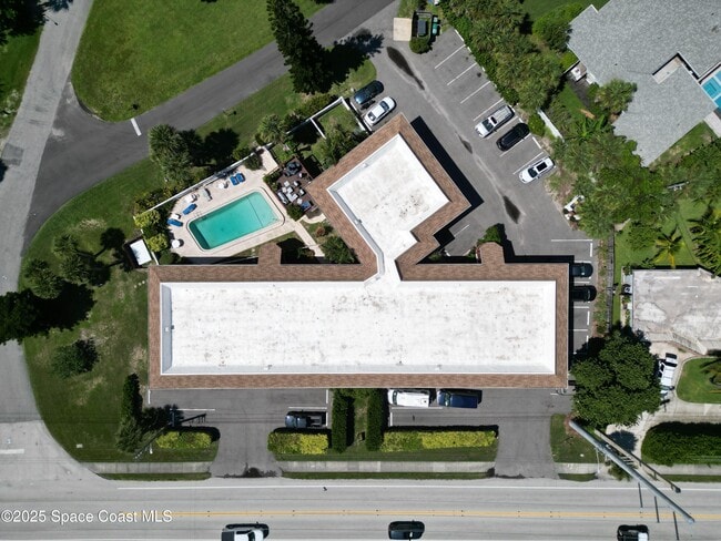 Building Photo - 1318 S Miramar Ave